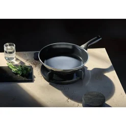 CeraDur Profi Stielpfanne, 24 cm|WMF New