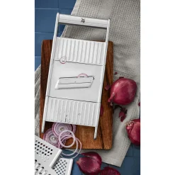Gourmet Reibe mit vier Einsätzen, 12 x 18cm|WMF Outlet