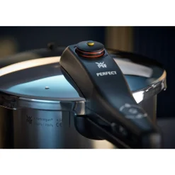 Perfect One Pot Schnellkochtopf mit Dampfgareinsatz, 22 cm, 6,5 Liter|WMF Clearance